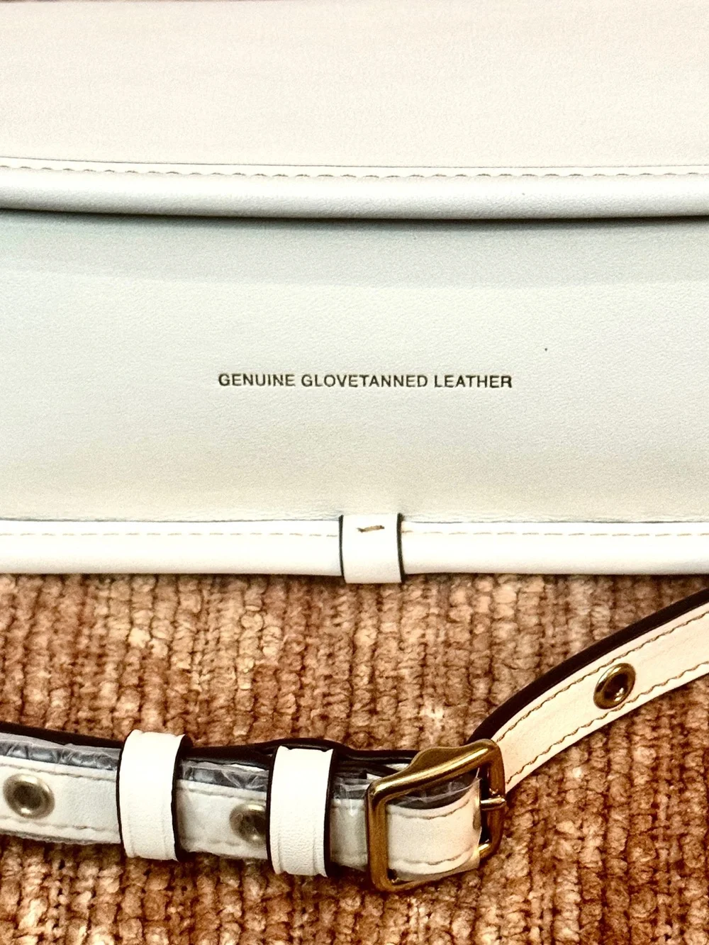 Coach Swinger Long Strap. NWOTs. C2643
